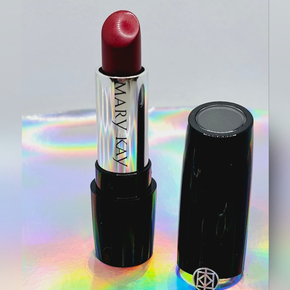 Mary Kay Scarlet Red Gel Semi-Shine Lipstick - Picture 8 of 11